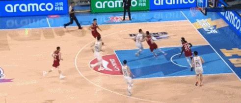 他真的还不如徐昕，顶薪合同都白拿了。看看他的竞技状态，不信你不笑。图一，去年的