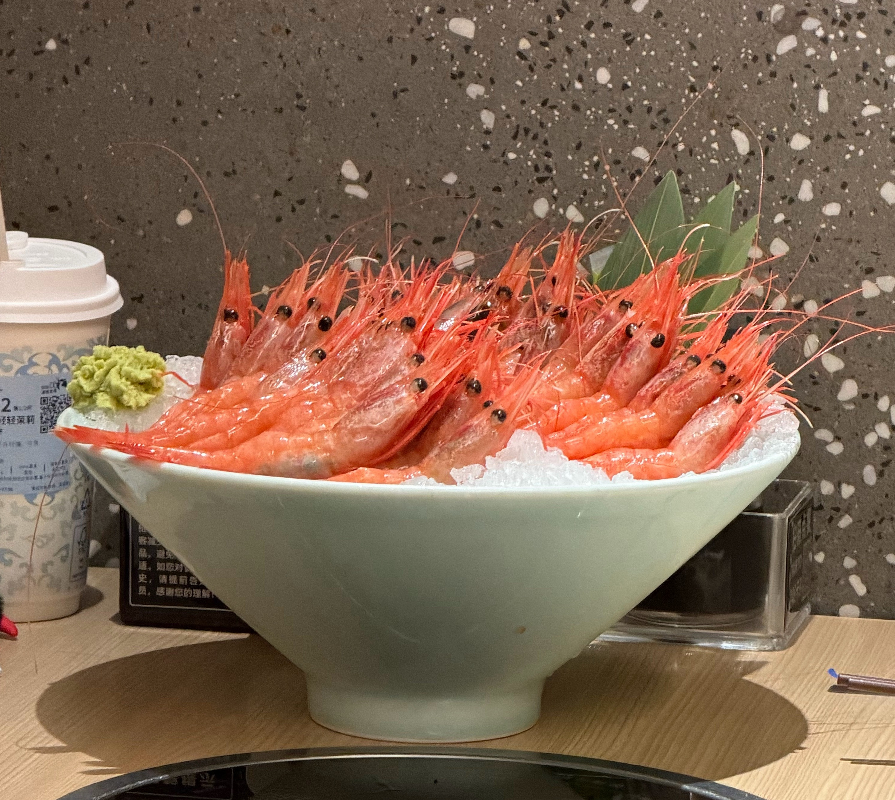 我这人特怕吃自助，因为我吃的少总感觉，吃的少，就是亏吃多了，就撑，自己难受都是贪