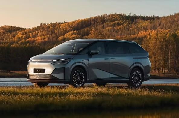 2026款小鹏X9上市，5款车型售价30.98-36.98万元。这次改款堪称“精