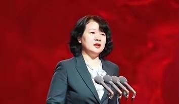 “混子”当校长就是这样的！读稿子都读不顺！​​江苏科技大学这位女校长的表现