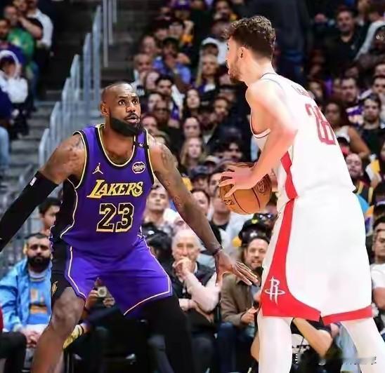 又一大将要复出？12月25日的火箭传来1个新的好消息:北京时间12月25日