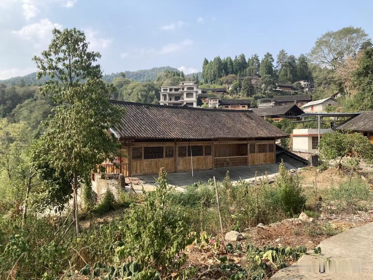 农村最现实、最扎心的潜规则：善良没有锋芒，在熟人村里就是最好拿捏的软柿子。