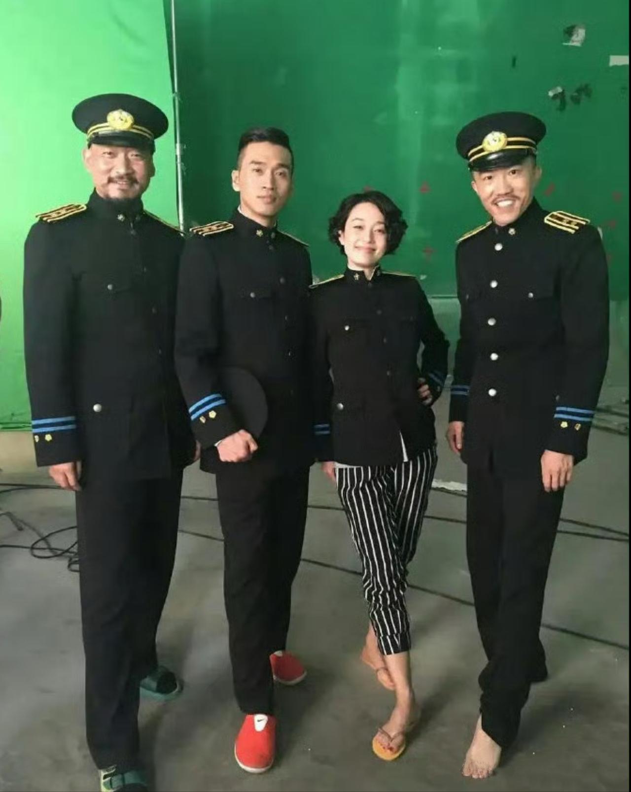 果然军装最提升颜值最彰显气质！瞧，《我的前半生》中白光的扮演者栾元晖身着军装