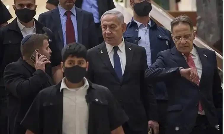 内塔尼亚胡被逼宫！百万加沙人命悬一线，特朗普却袖手旁观？2025年8月9日