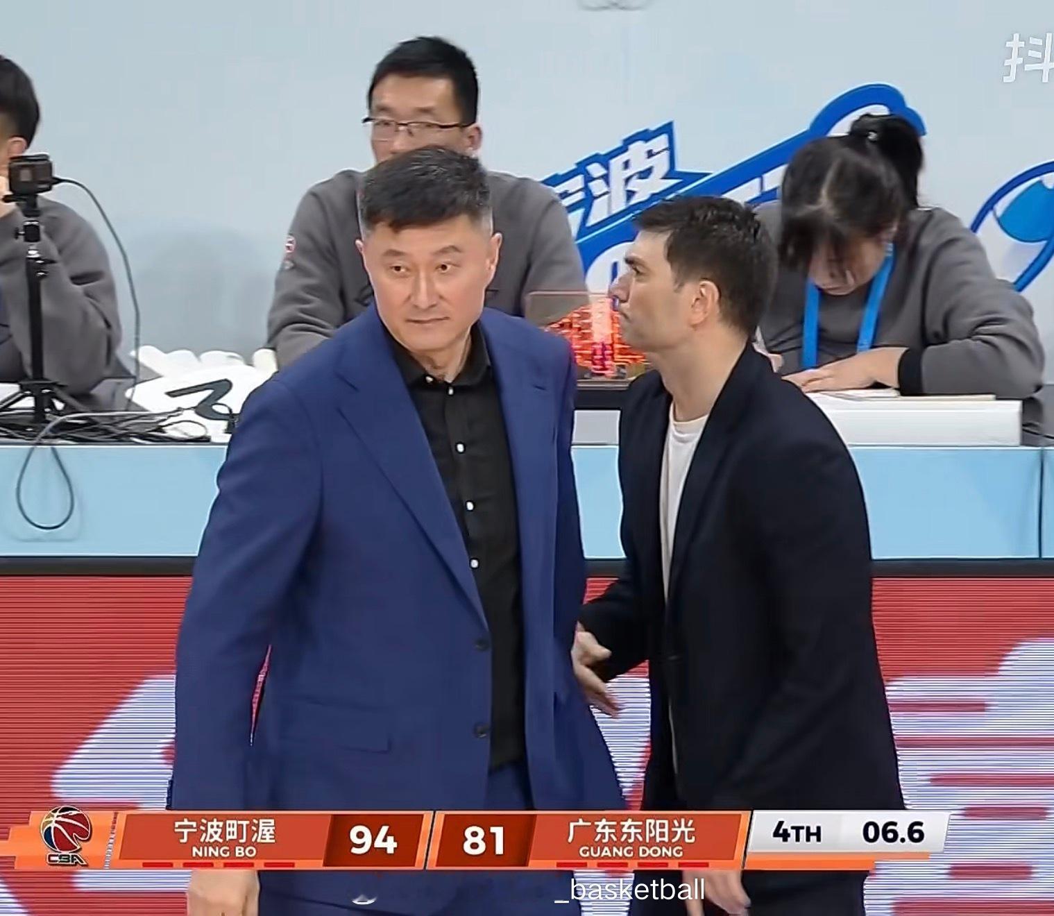 杜指导有心了，他看到辽宁队在宁波主场输了13分，他决定今天他也要输个13分，主打