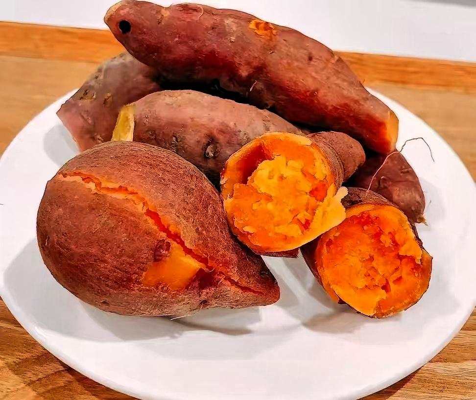 因为湖北、云南两地种植户使用违禁农药，导致现在很多人都不敢吃红薯了。但我刚买