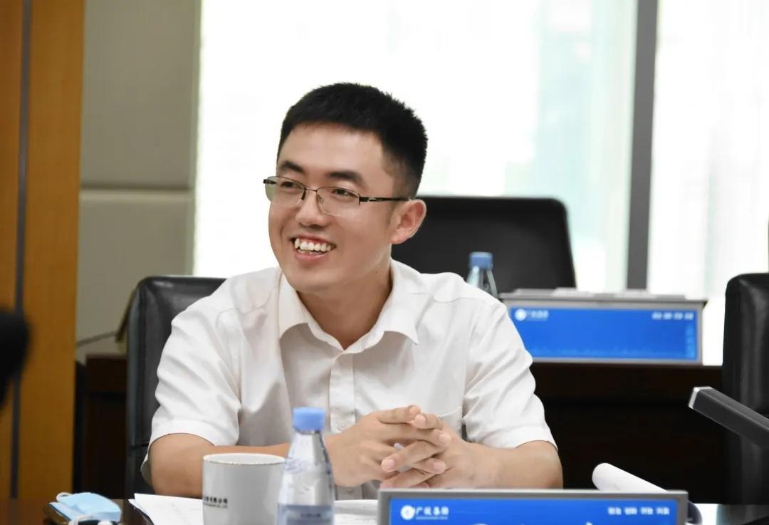 在广西发布的11名干部任前公示中，有6人皆是“80后”，其中最受关注的当属冯旭波