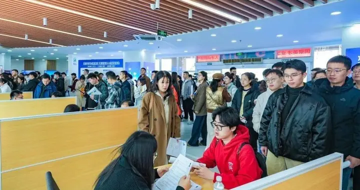 国企亏损的根源集中在两个方面: 合规成本巨大和巨亏之后不用担责