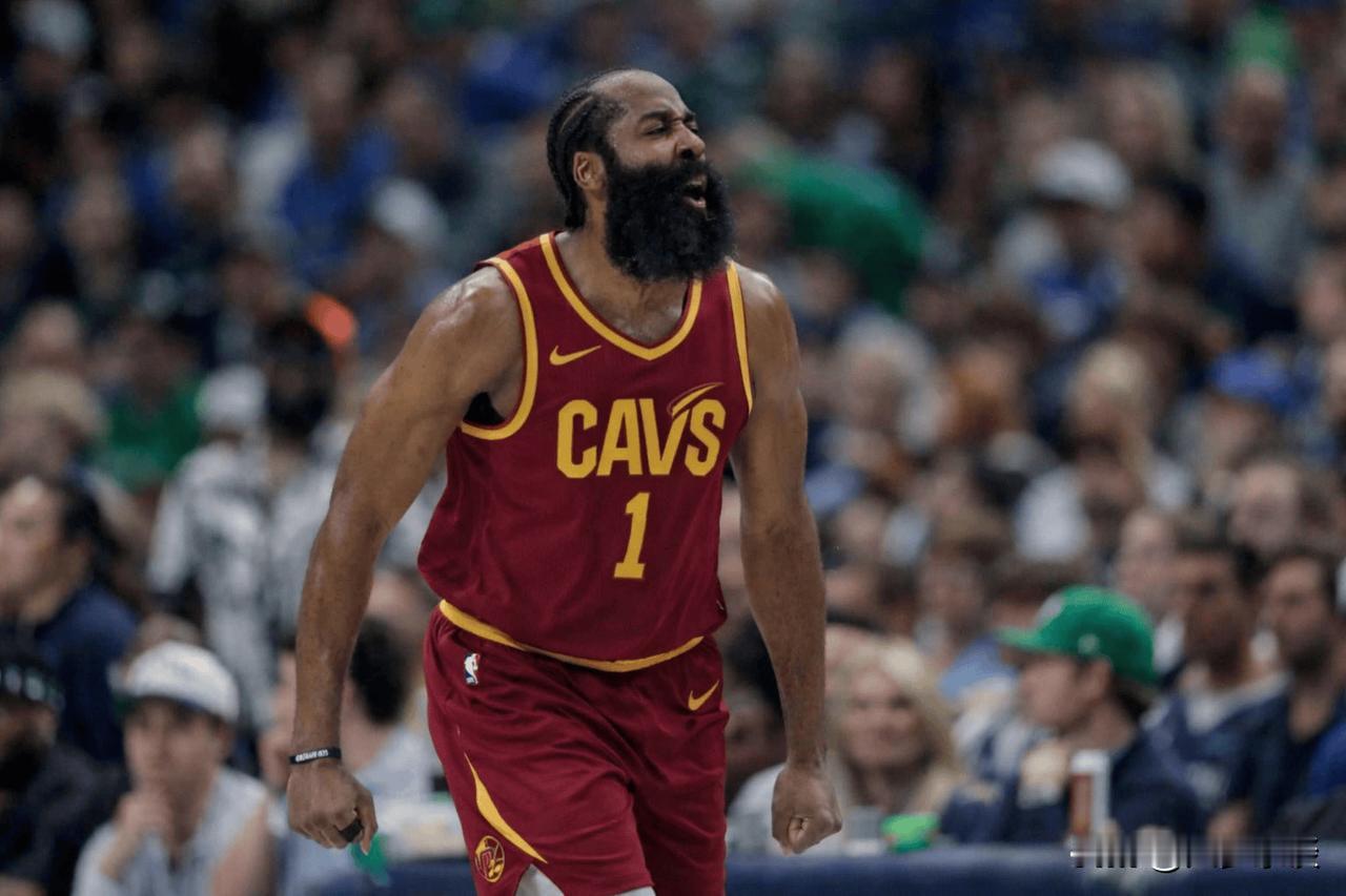 原本以为骑士打国王是哈登最好的跟球队合练的机会，没想到算漏了威少，威少爷见到三弟