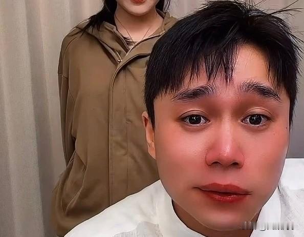 刘二狗解释参加JLV舞台开业未登台原因，计划与4864合体团播。