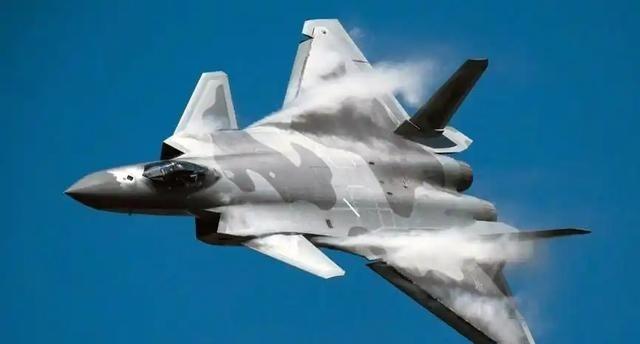 歼20到底有多厉害？说句夸张的，一架歼20只需要往青藏高原一放，轻松震慑印度百年