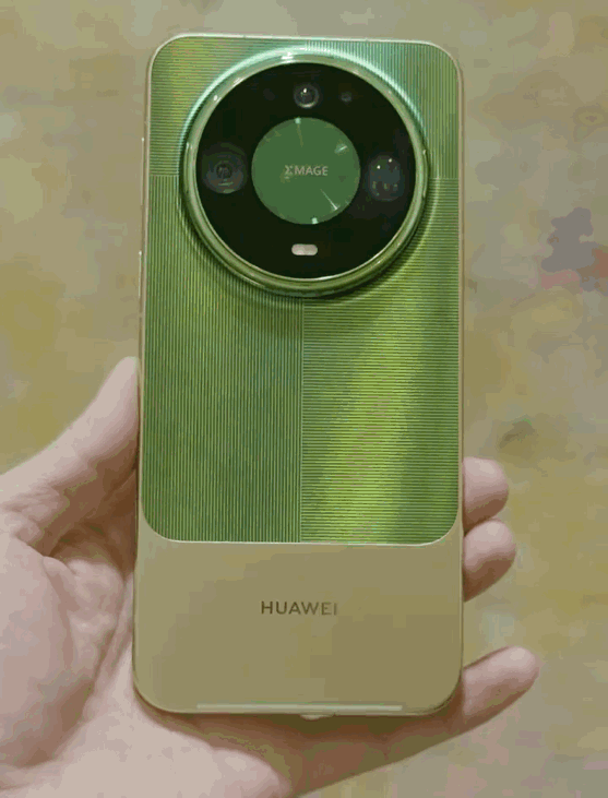 该来的还是终于来了，华为mate90系列28号晚上已经拆箱了，29号在各家手机店