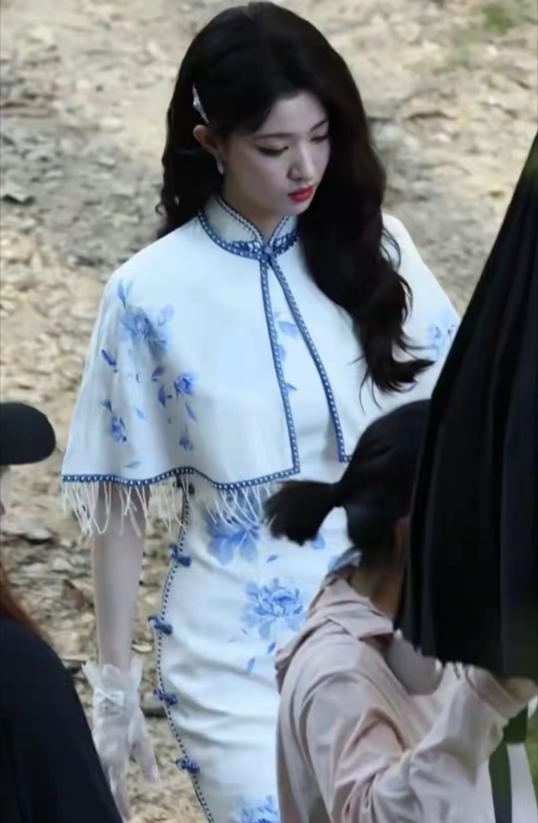 王楚然青花瓷成精了王楚然简直是穿旗袍的神,好美好迷人,女生见了也得多看两眼。