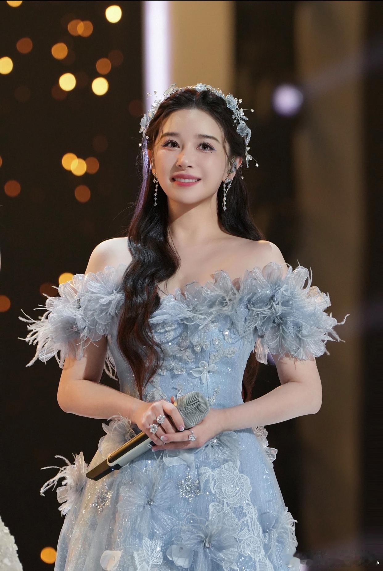 1.阚清子接下来不会接太多的活，《浪姐》节目录制结束之后，她准备回家继续备孕，这