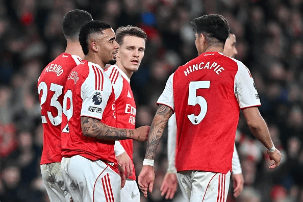 舍伍德: 才12月枪手就急躁紧张, 真正争冠时肯定会乱作一团