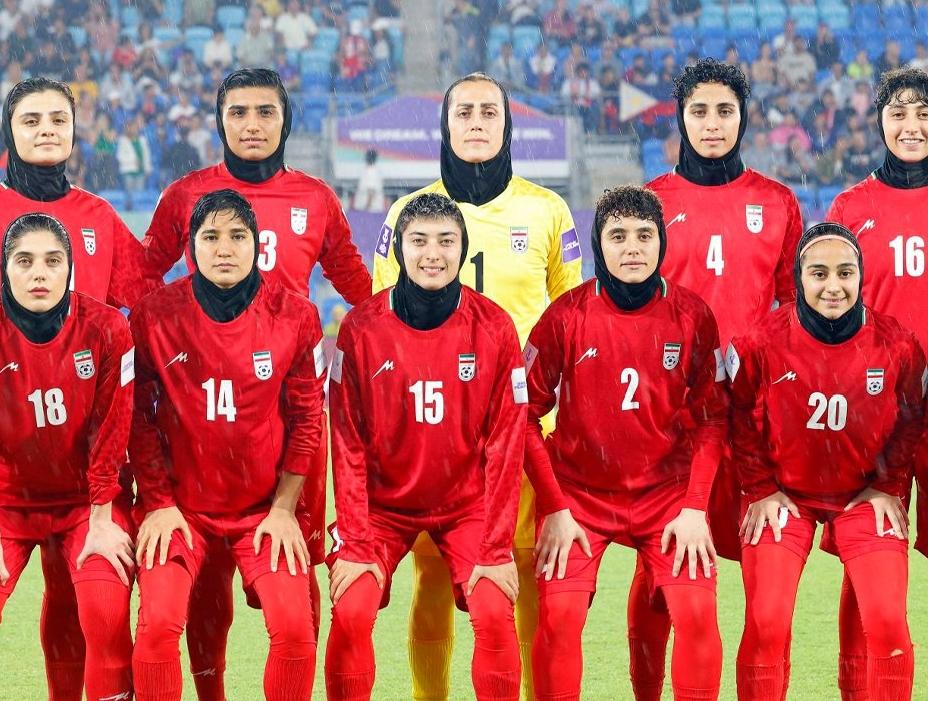 奥大利亚政府表示，七名在澳大利亚获得庇护的伊朗足球运动员中，有一人改变了主意，向