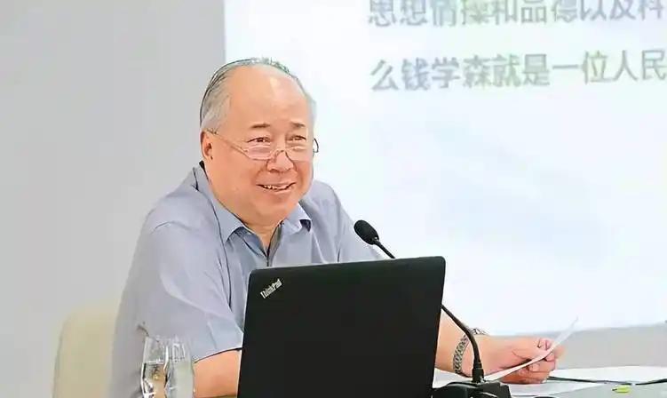 钱学森的儿子钱永刚，一生中两次辍学，初中数学考30分，高中没念完就另谋出路，而父