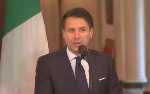 4月8日，意大利前总理孔特在接受彭博社采访时警告，意大利切勿追随特朗普的“让美国