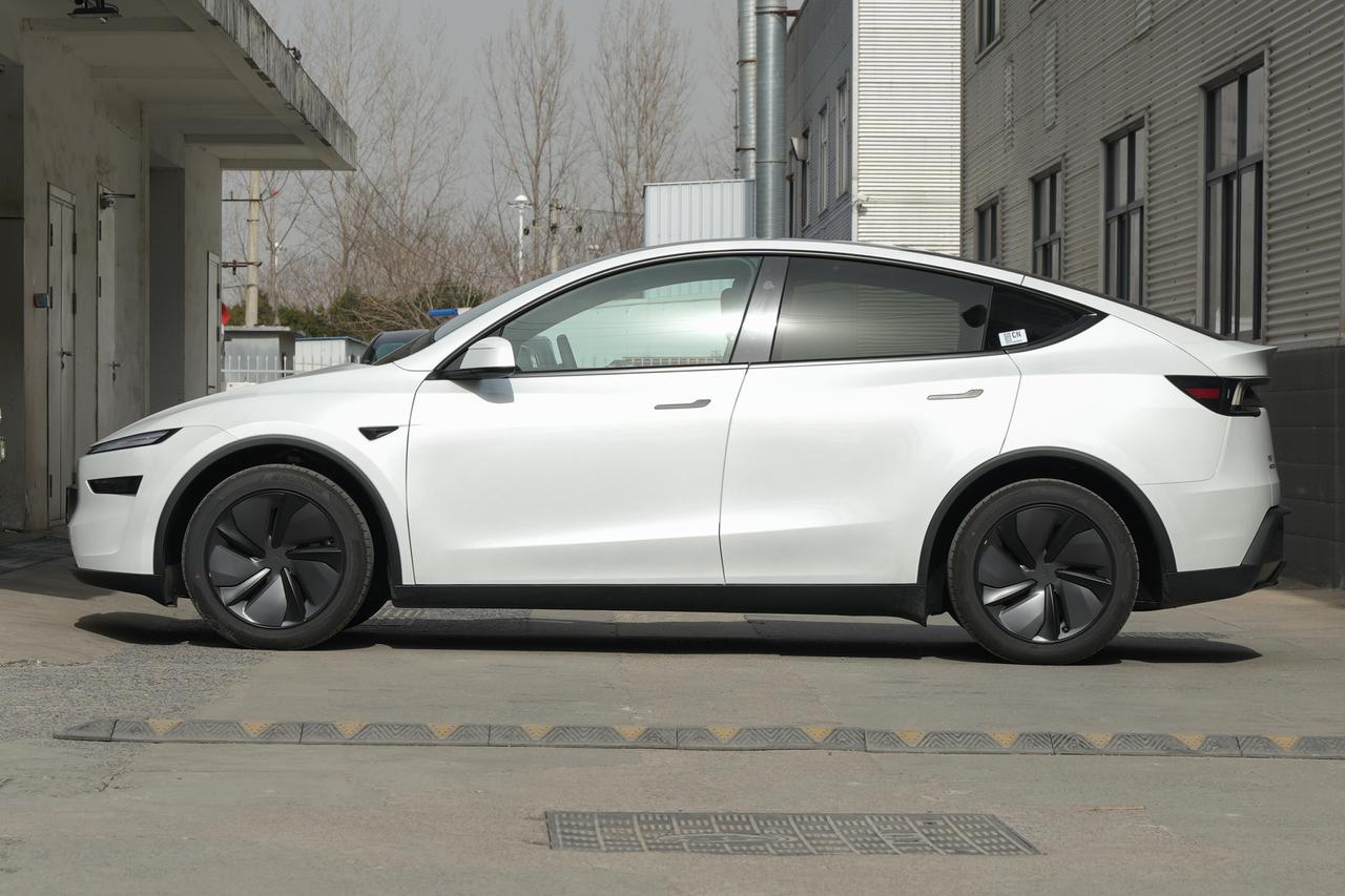 特斯拉ModelY正确用车教程：安全、省电、老司机都这么开！ModelY作