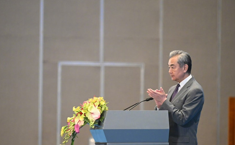 中国和非洲谈妥了可以说这一次中国和非洲的经贸博览会招待会举办的非常成功，非洲各