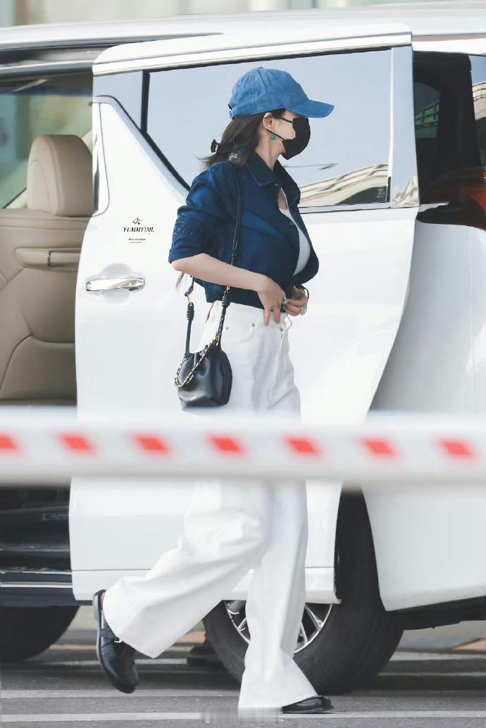 杨幂这个大幂幂称号真不是白叫的啊[笑着哭]​​​