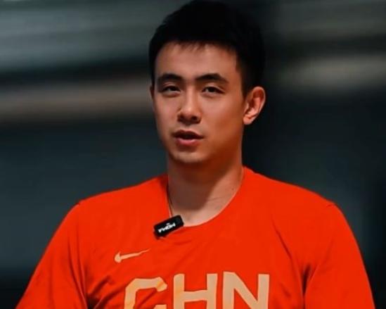 真是大言不惭！热身赛二番战中国男篮不敌乌拉圭男篮，赛后赵继伟接受采访发言让球迷“