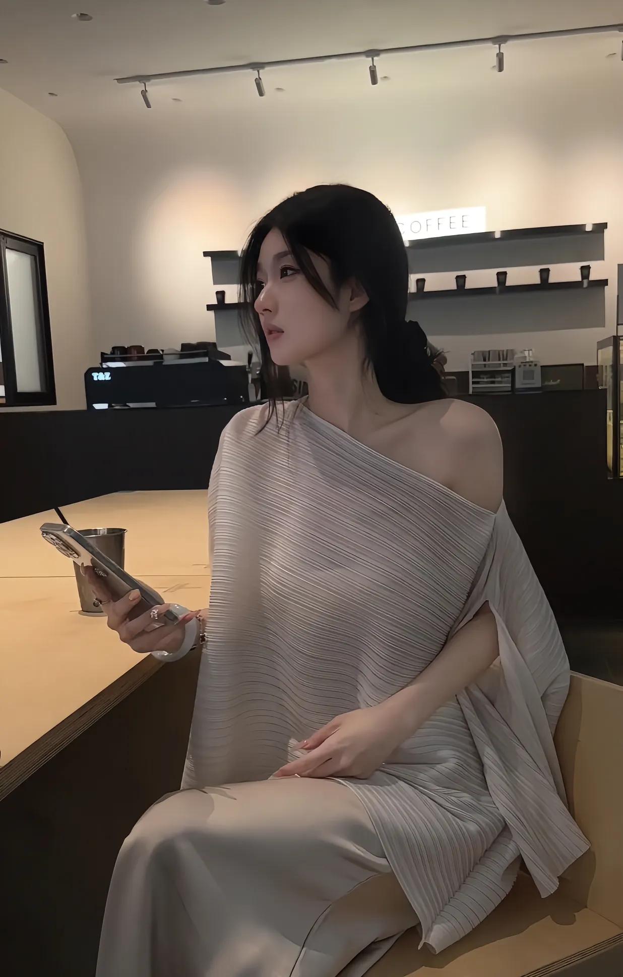 冬日生活打卡季静坐观茶香，心随意自闲。