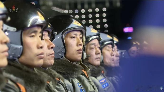 12月2日，据朝鲜媒体报道，近日，是朝鲜人民空军建军80周年纪念日，朝鲜人民空军