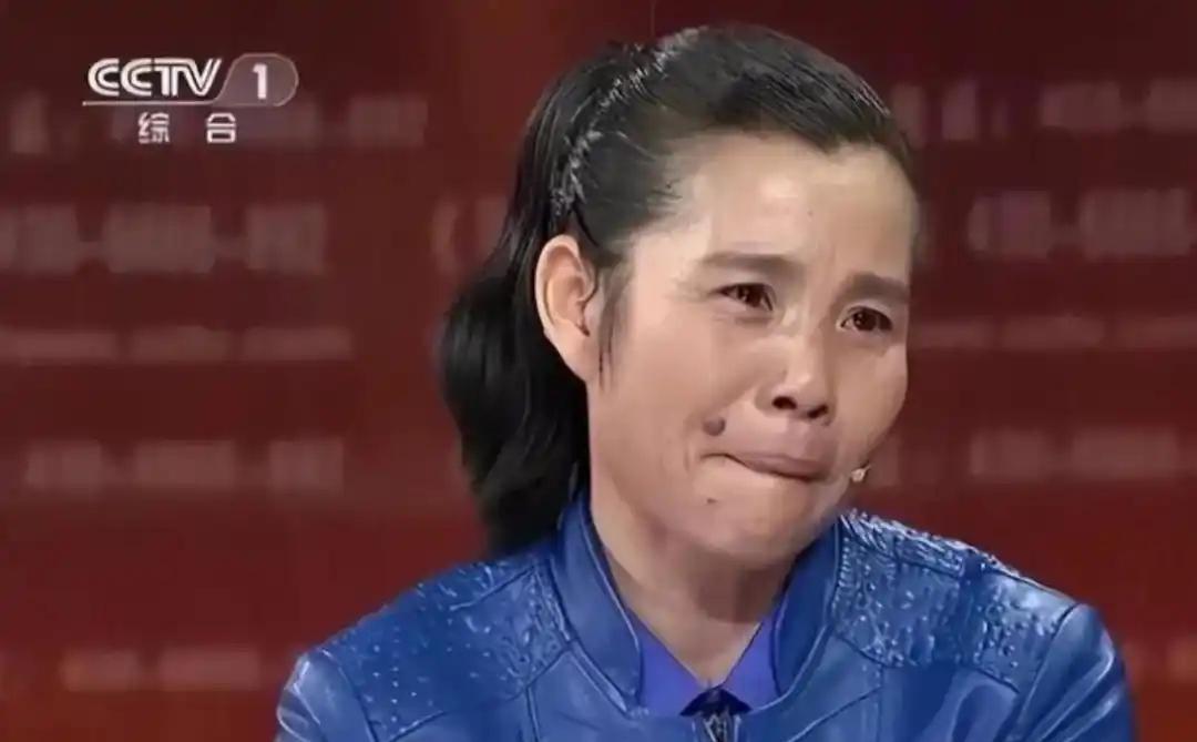 1984年，贵州16岁女子，被拐卖给老光棍，30年后儿子考上大学，她做好一大桌饭