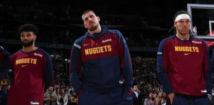 掘金的底色从来不是防守而是进攻，他们不是防守带动进攻的球队。这两场打的不好，原