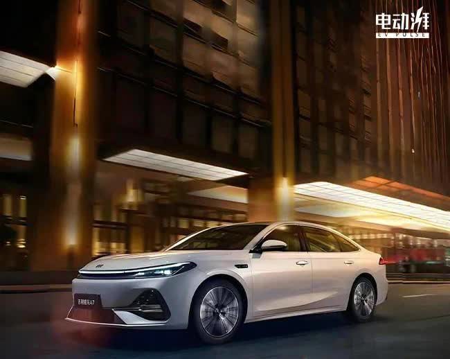 DM智驾版的起售价已经低至7.98万（叠加各种补贴优惠），而银河L6已经证明自己