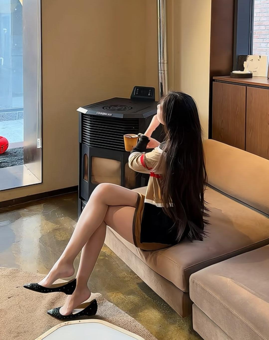 黑丝袜显腿粗还是腿细呀?袜子高清美女