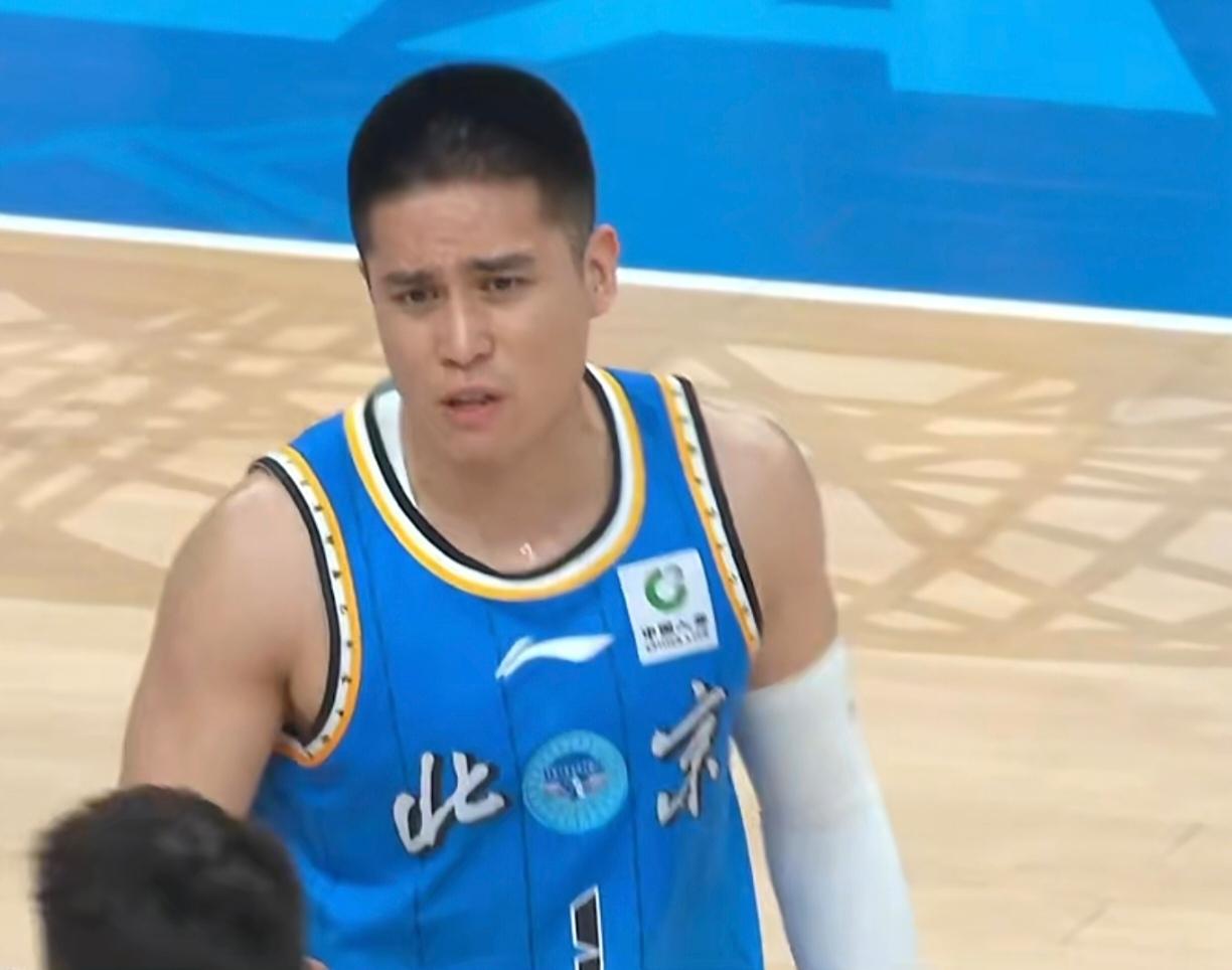 说实话，别看北京男篮豪取六连胜，但要是不更换外援夺冠基本没戏！绝对不是夸大其词，