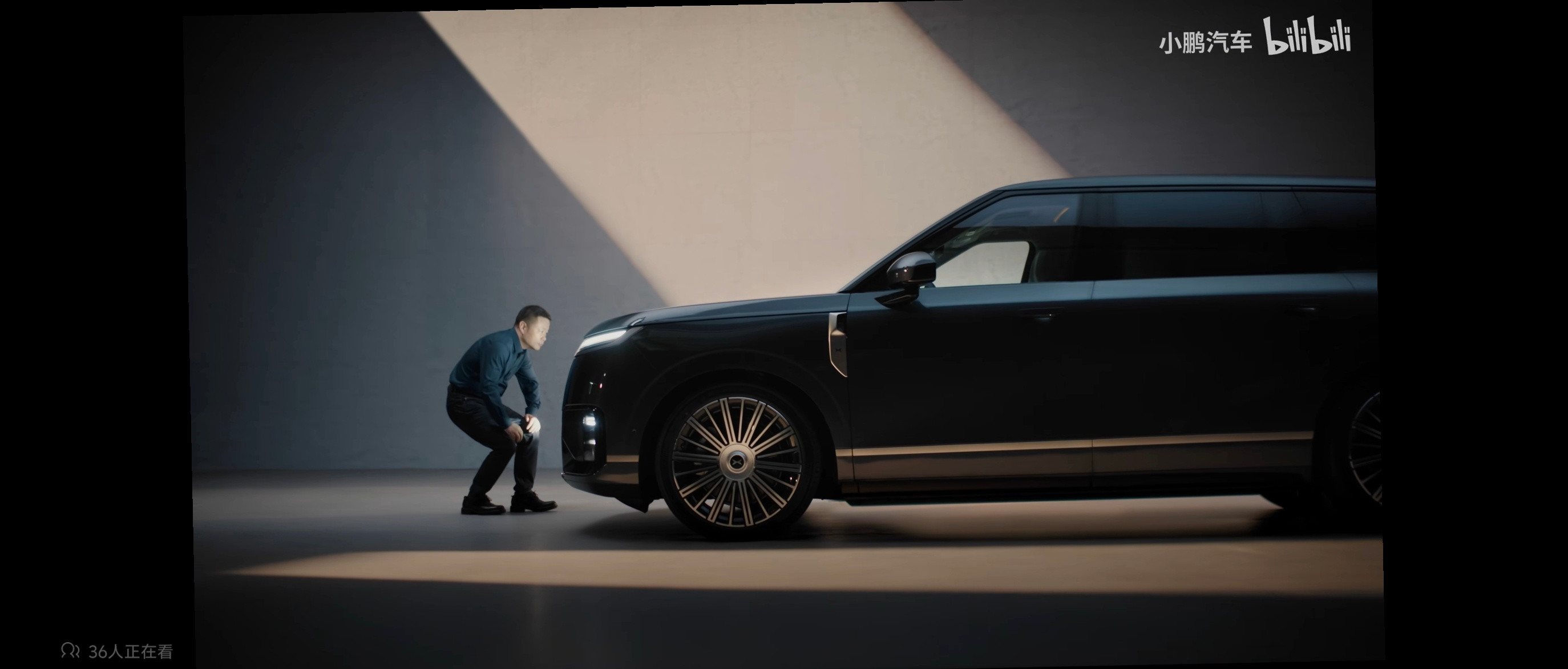 图1换个角度，就是图2：鹏友，你的车该换了因为新科技旗舰小鹏GX来了！1、小鹏G