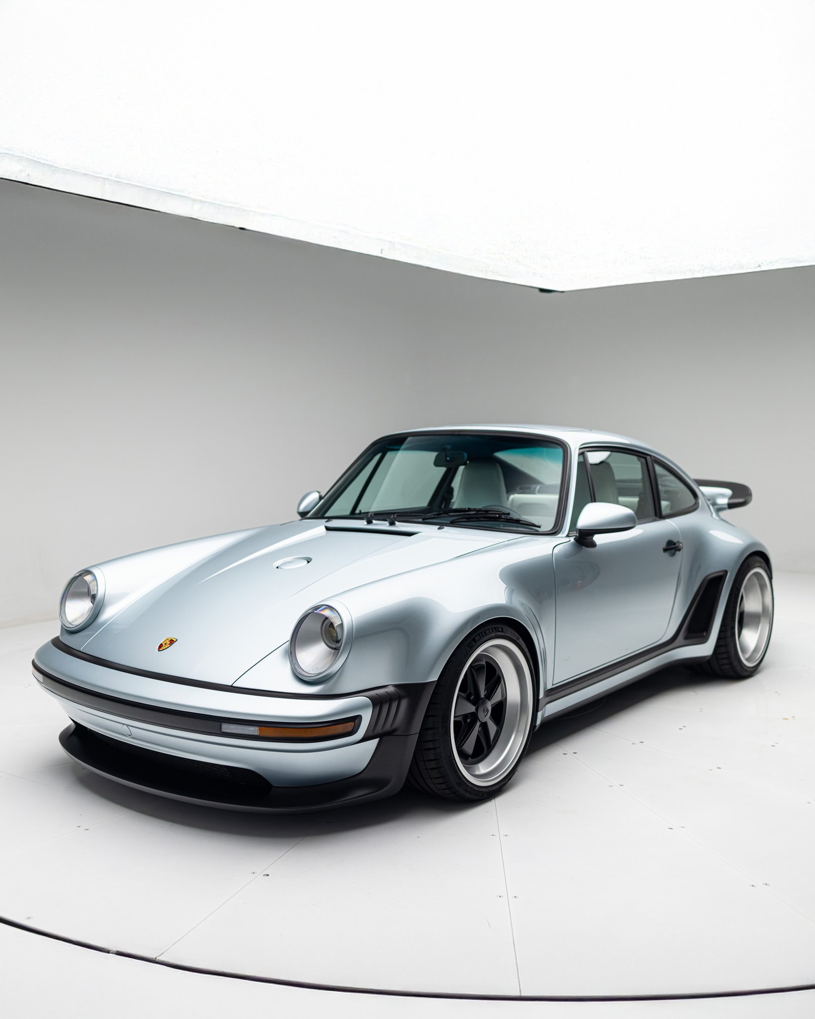 猜猜看这台保时捷多少钱？⬇️1990年保时捷911Reimaginedby