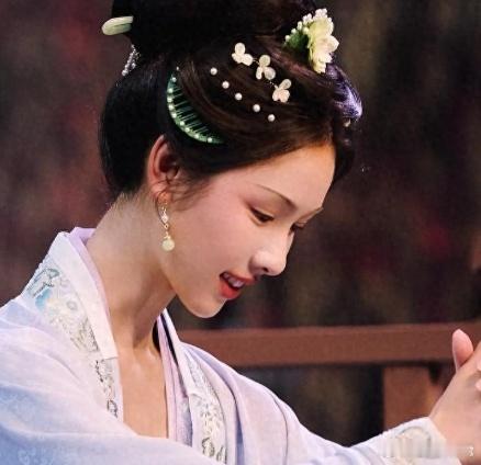 女演员的气质有多重要？同样是演白月光，陈都灵金晨的差距太明显​​​