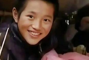 江苏盐城男孩潘必成，幼年父亲病逝、母亲改嫁抛弃，爷爷奶奶也相继离世，令人发指的是