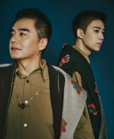 许何于2019年参加高考，以中央戏剧学院表演系全国第18名的专业成绩被录取，文化