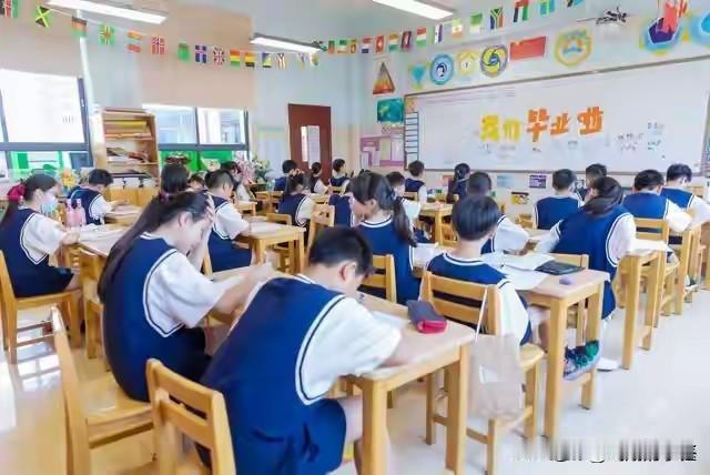 为什么一些小学看上去很聪明孩子，初中也容易后劲不足？1、依靠大量培训打造的“条