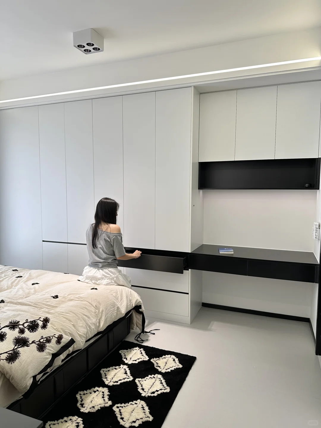 替你们试了！卧室3.2m做床尾满墙大衣柜真香