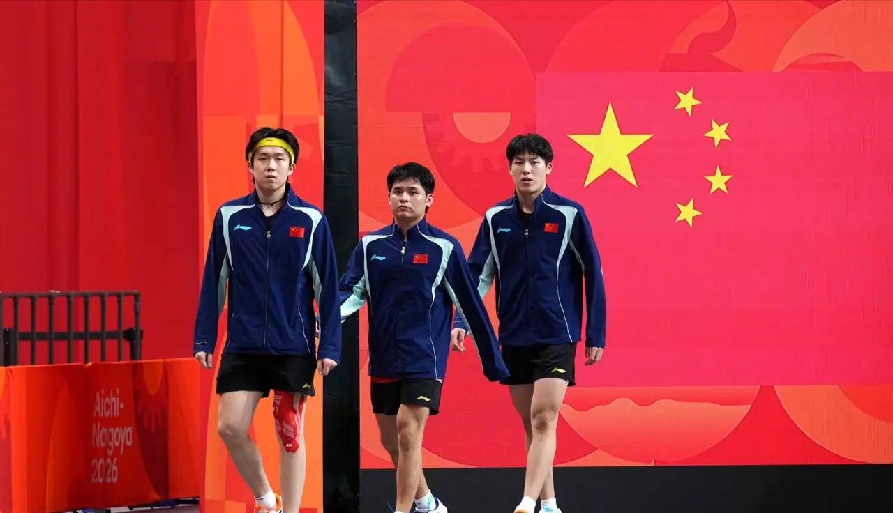 换三单不换二单，教练组这算盘打得太精了！既赢了球，又练了兵，这战术玩得真叫一个漂
