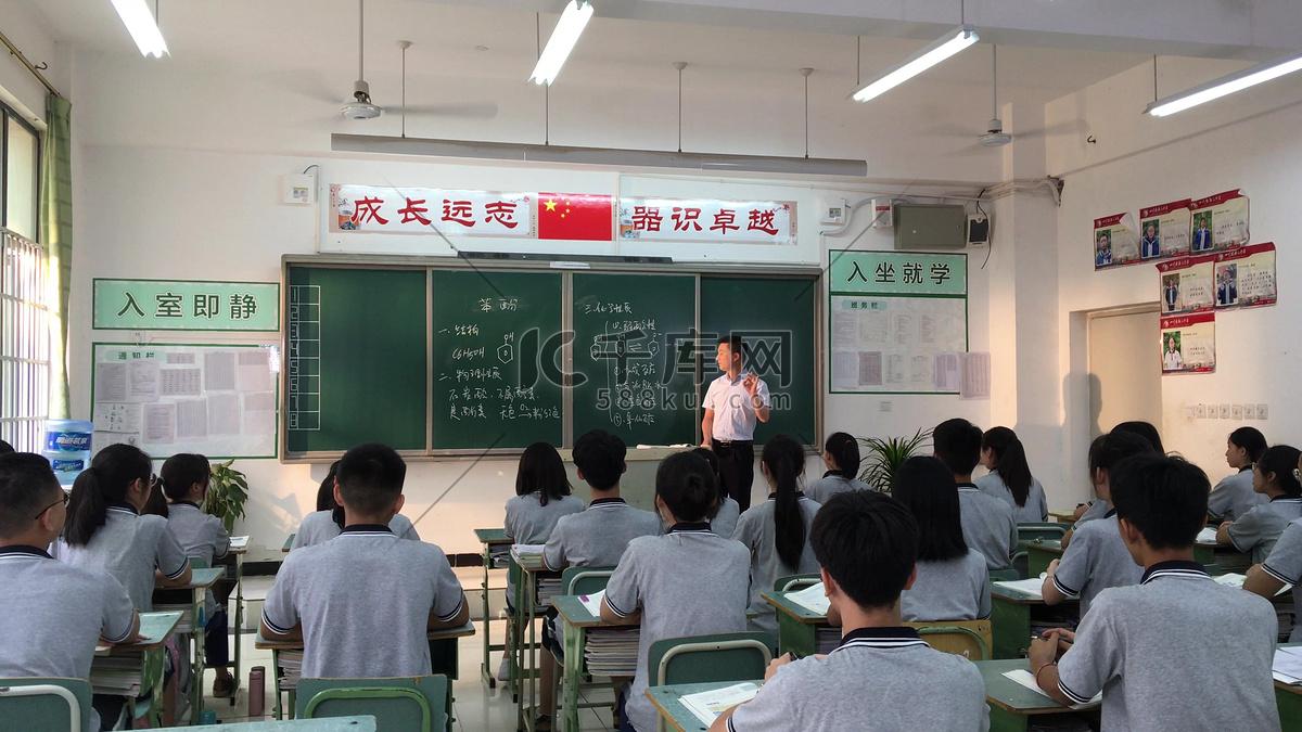 数量庞大，有编制。体制内生存环境最恶劣，躺平佛系越来越多的职业。恶性循环，生