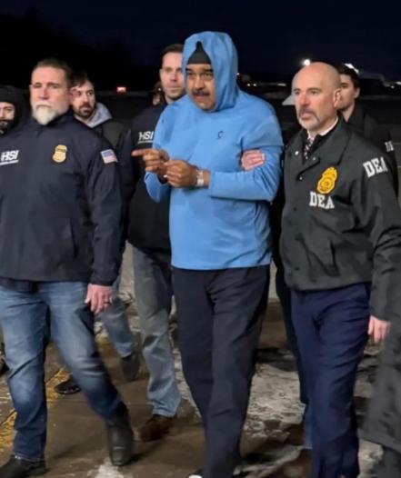 美国在委内瑞拉搞事，其实是在给中国挖坑他们想拉我们进一个分帮派的游戏，让全世