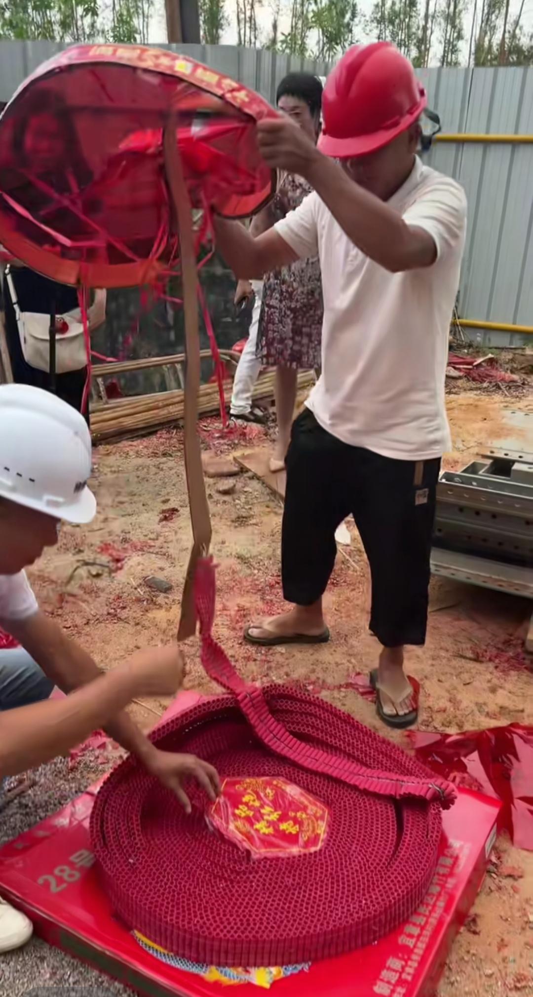 11月9日，全红婵老家的别墅封顶，从开始建设到现在历时也不短了，对农村自建房来说