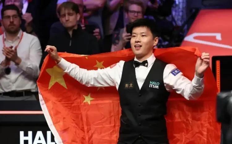英媒报道赵心童女友，为剑桥大学硕士，奖金到手并不多商业价值不可限量2025斯