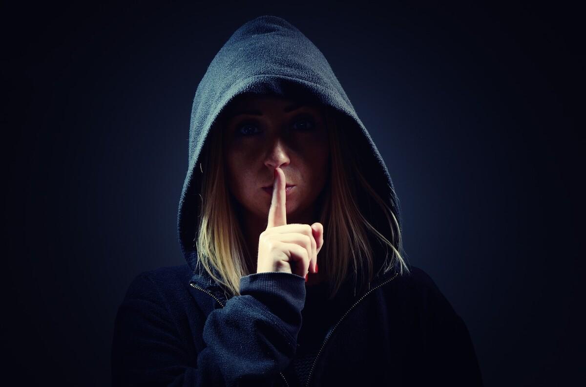 南大碎尸案的凶手有没有可能是个女人？说实话，我最近重新翻了翻这个案子的细节，发现