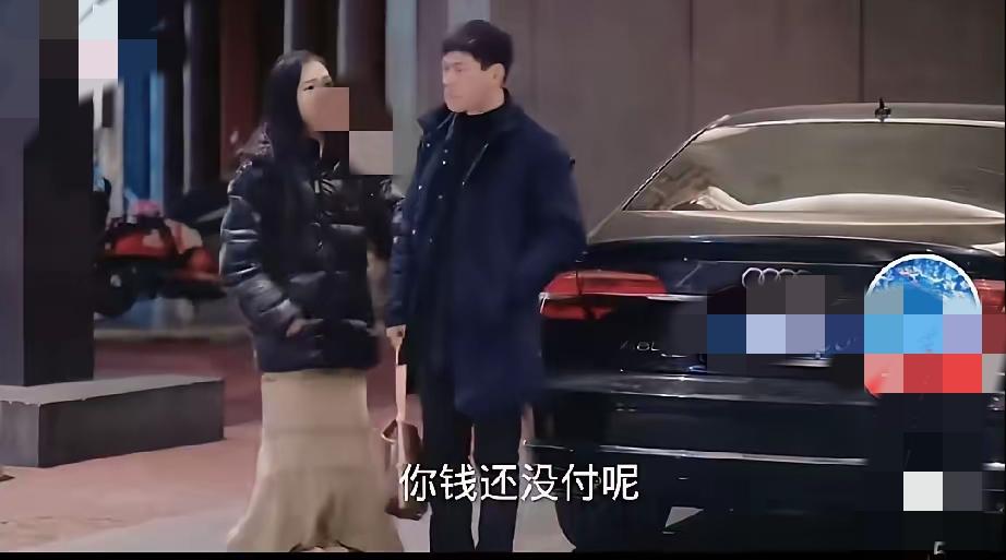 相亲能作到这份上,真是开眼了!饭店门口那女的追着男的喊“没买单”,结果被男的怼得