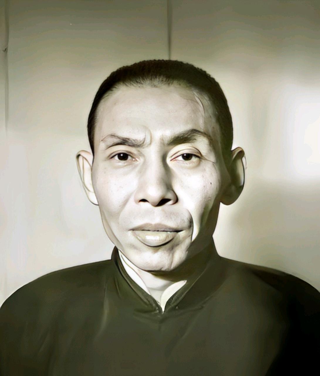 1935年，杜月笙带领手下去最火的锦江川菜馆吃饭，但这个菜馆有个规定:无论客人身