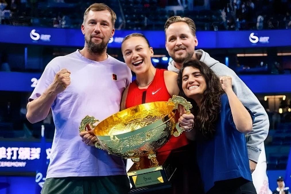 2026是换教练年吗[捂脸哭]阿尔卡拉斯：我换教练了！！阿尼西莫娃：我换教