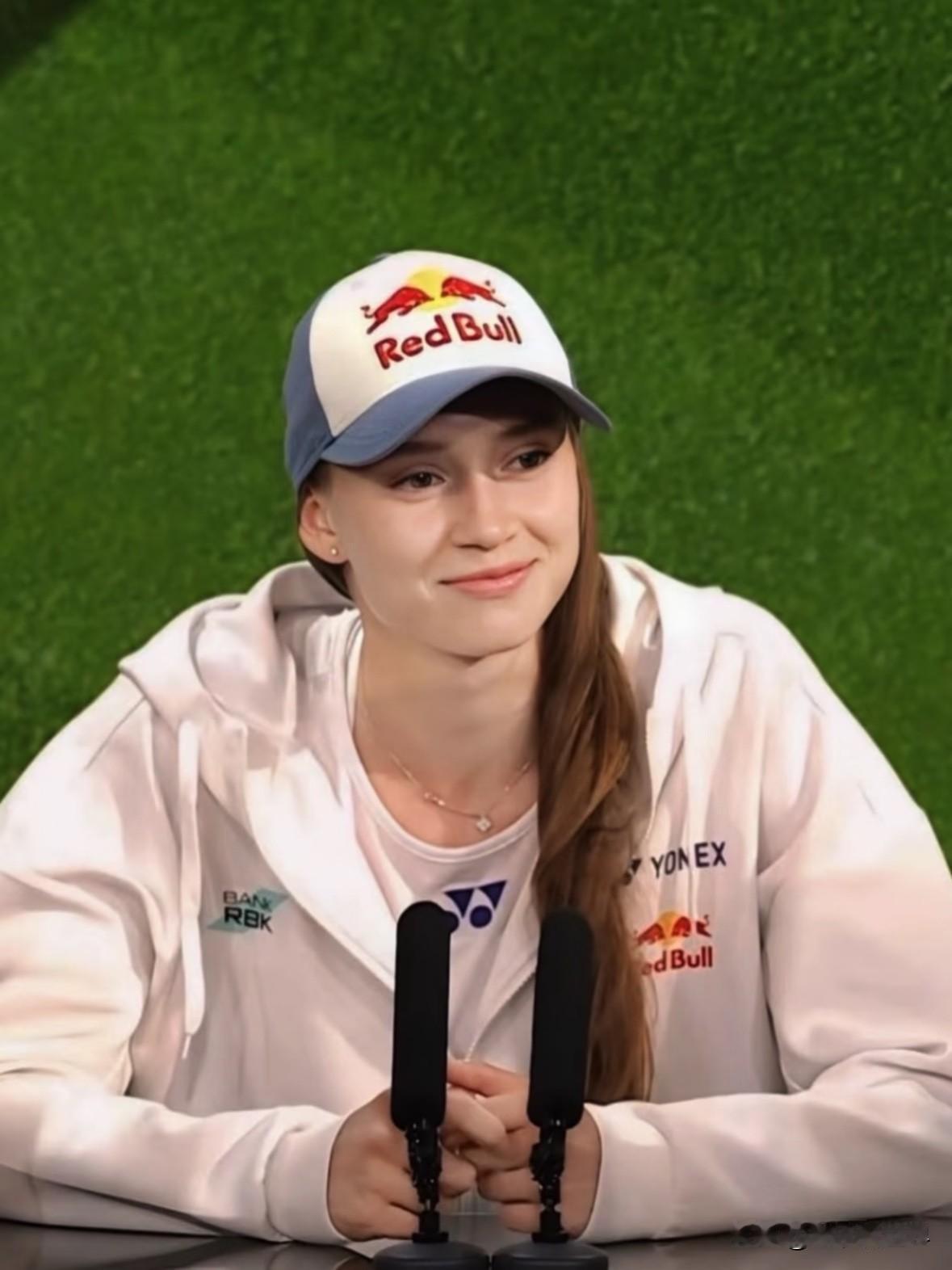 恭喜莱巴金娜力克萨巴伦卡，登顶年终总决赛冠军！10月宁波见证你捧杯看着你锁